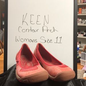 Keen Contour Arch Red Shoes